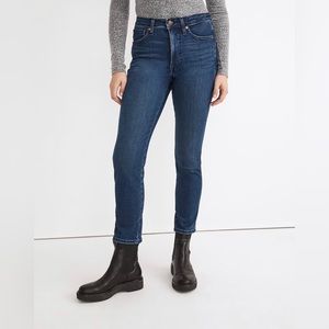 Madewell curvy mid-rise stovepipe dark blue jeans in Dahill wash